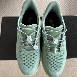 KIZIK hands free Sneakers